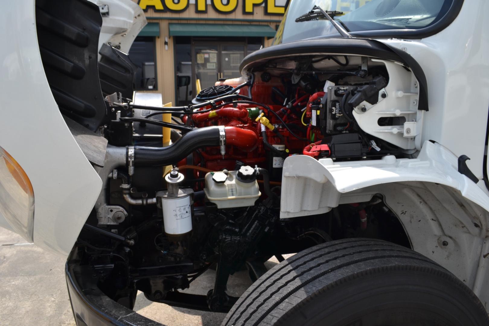 2017 WHITE /BLACK FREIGHTLINER M2-106 with an CUMMINS ISB 6.7L 240HP engine, ALLISON 2100HS AUTOMATIC transmission, located at 9172 North Fwy, Houston, TX, 77037, (713) 910-6868, 29.887470, -95.411903 - Photo#11